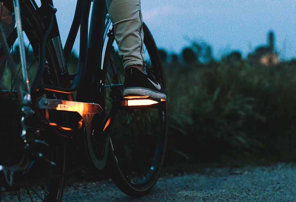 Battery-less built-in turn indicators in its pedals e-bikes