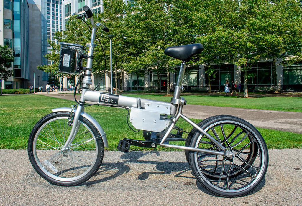 The MIT city ebike transitions from one configuration to the other