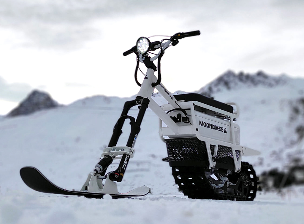 Moonbikes is an ultralight 100% electric snow bike